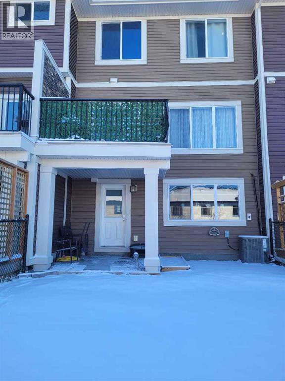 613 Hillcrest Road SW, Airdrie, Alberta  T4B 4C8 - Photo 5 - A2284382