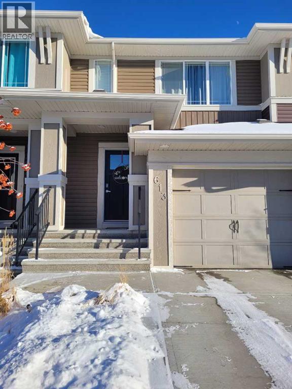 613 Hillcrest Road SW, Airdrie, Alberta  T4B 4C8 - Photo 2 - A2284382