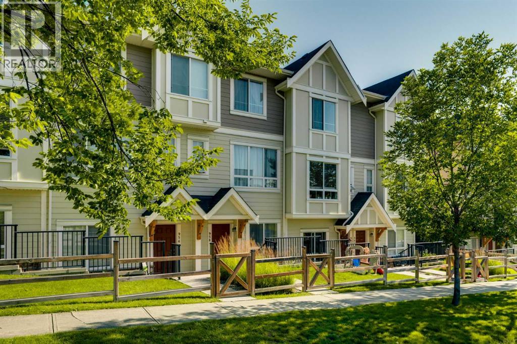 958 Sherwood Boulevard NW, Calgary, Alberta