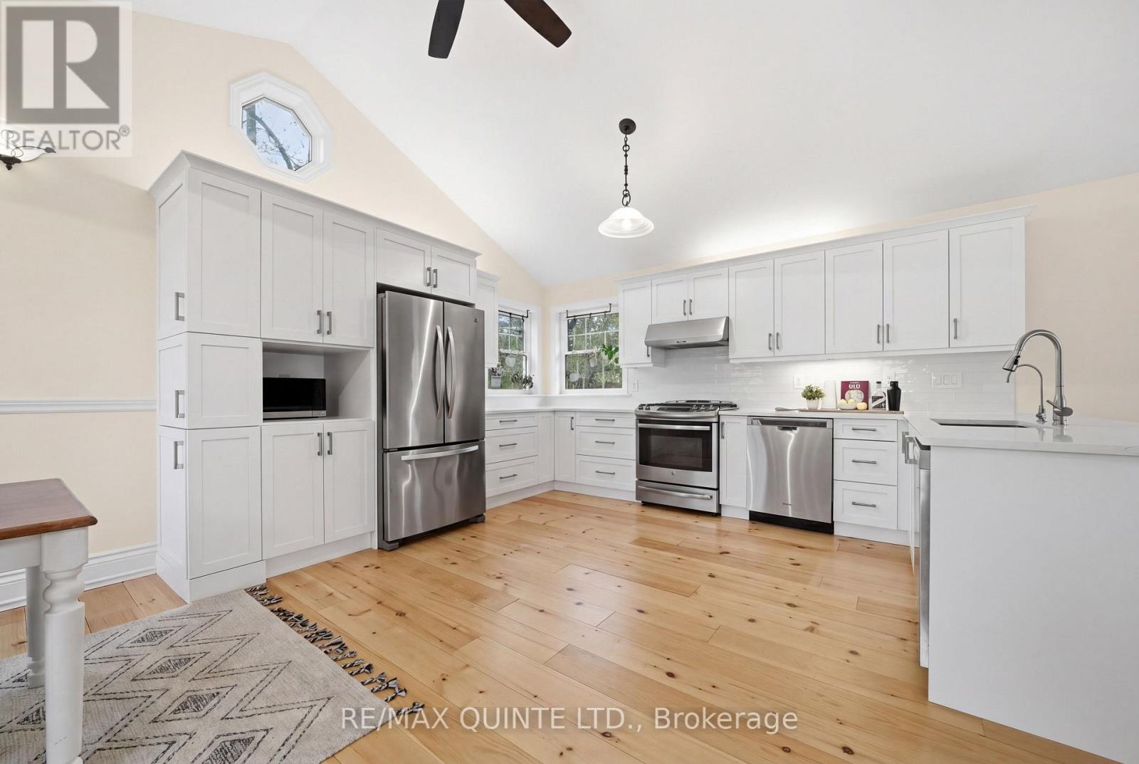 5 Hermon Lane, Prince Edward County, Ontario  K8N 4Z1 - Photo 13 - X13073850