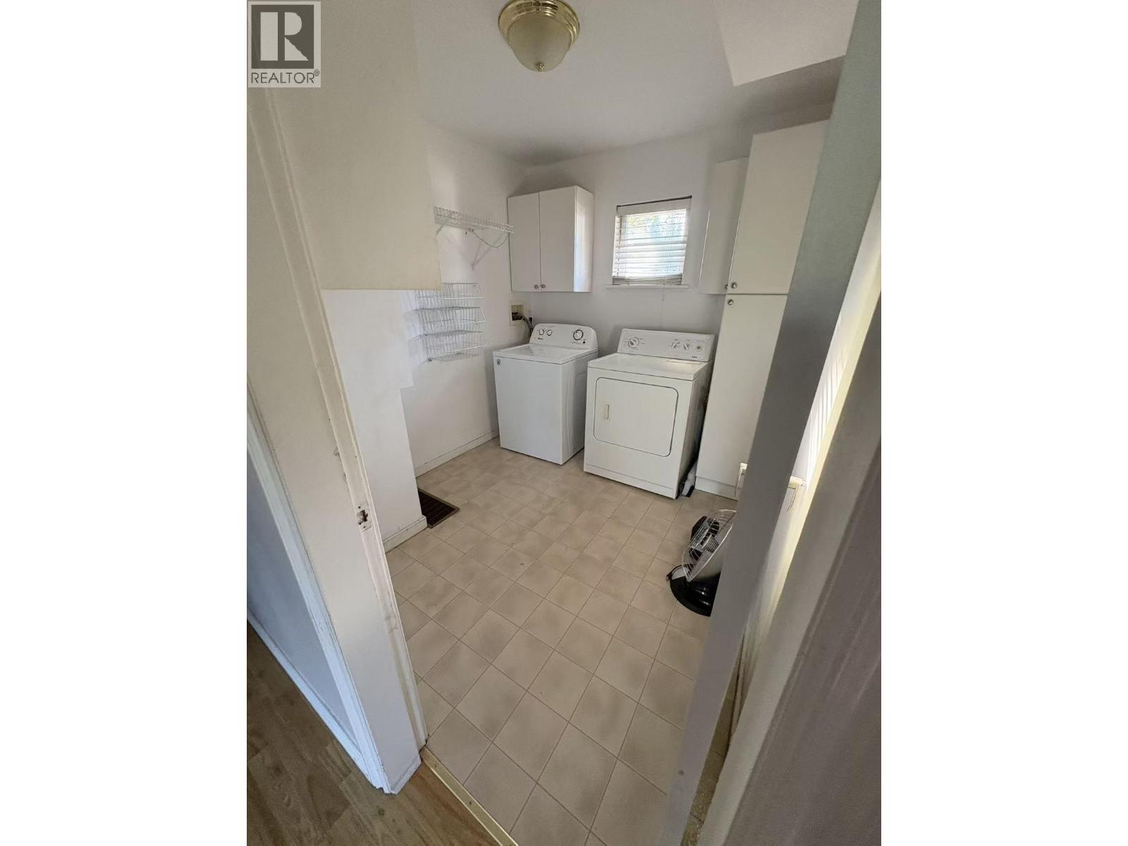 Upper 910 Robinson Street, Coquitlam, British Columbia  V3J 4G6 - Photo 3 - R3118630