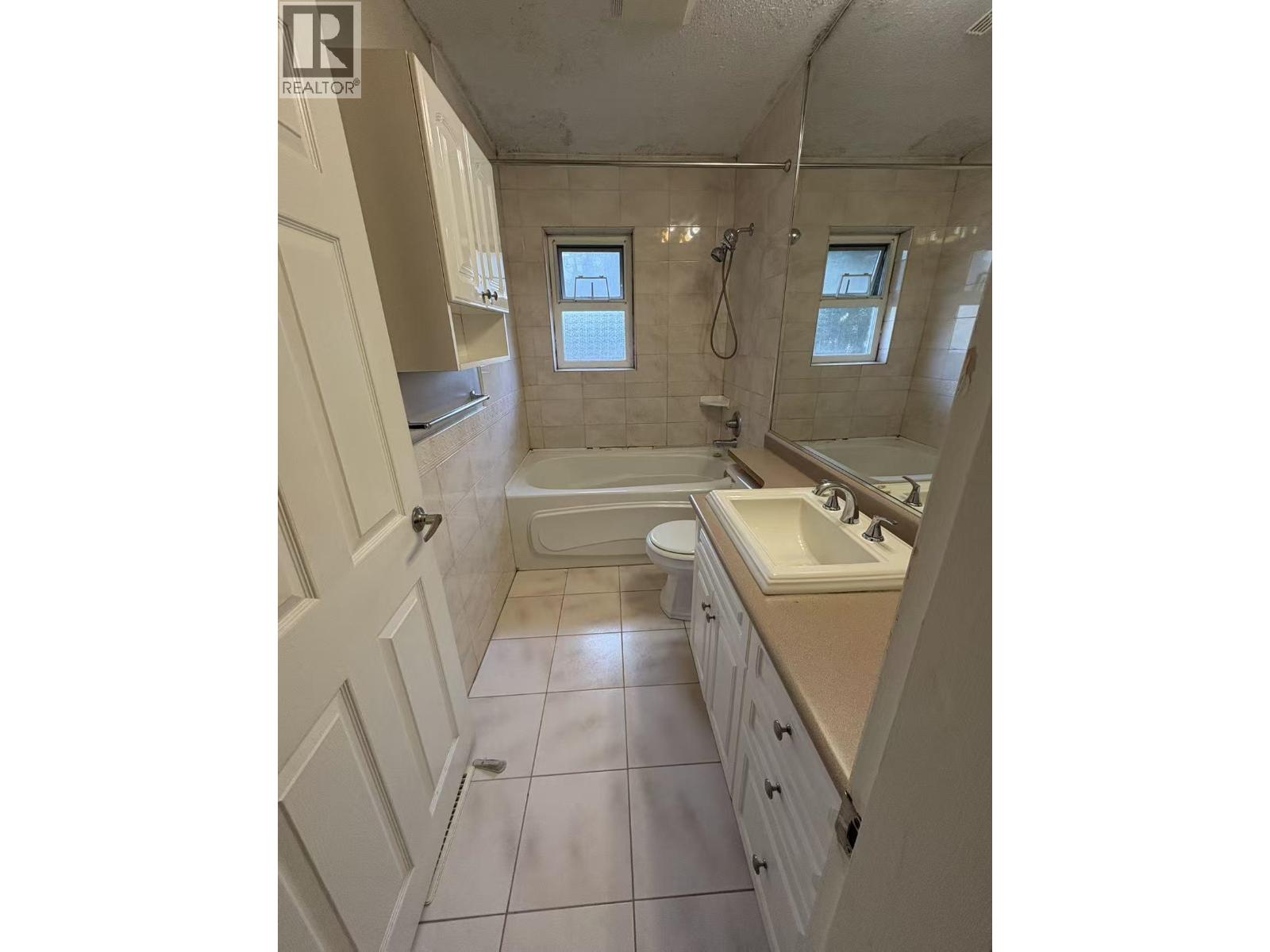 Upper 910 Robinson Street, Coquitlam, British Columbia  V3J 4G6 - Photo 5 - R3118630