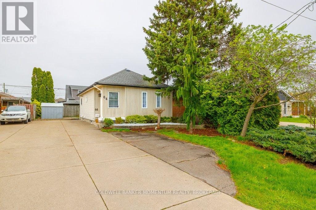64 Martin Street W, Thorold, Ontario  L2V 3X4 - Photo 2 - X13020118