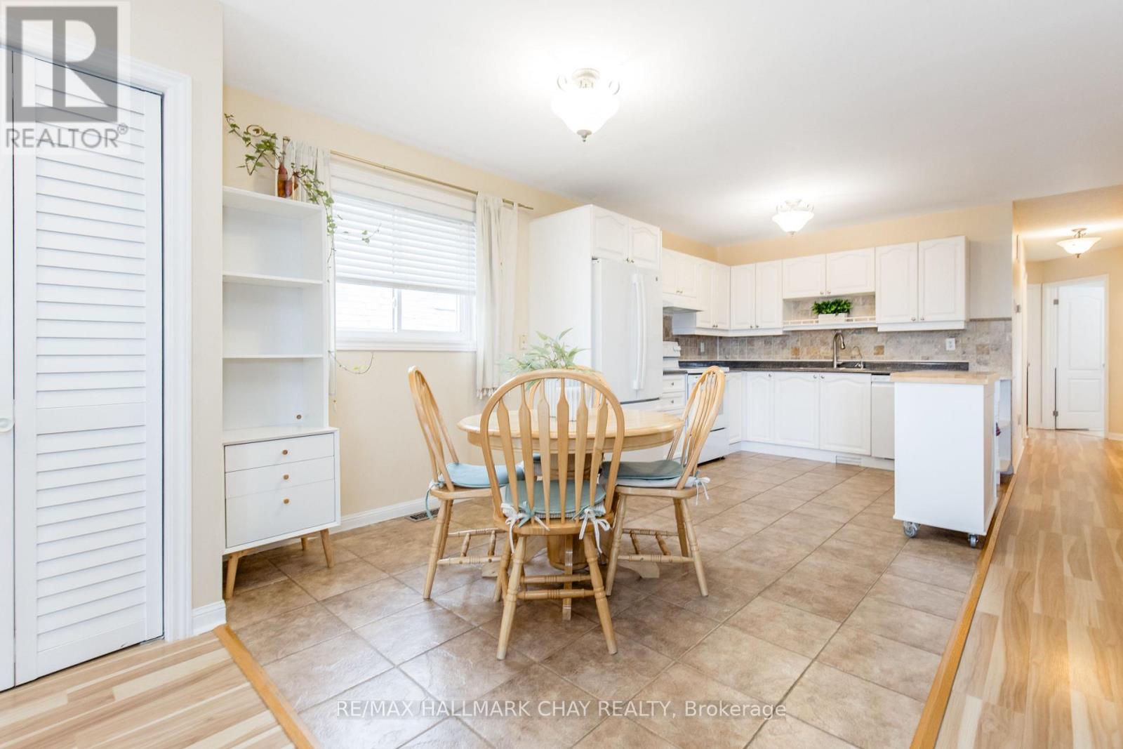 12 Aishford Road, Bradford West Gwillimbury (Bradford), Ontario  L3Z 3E3 - Photo 3 - N13073890