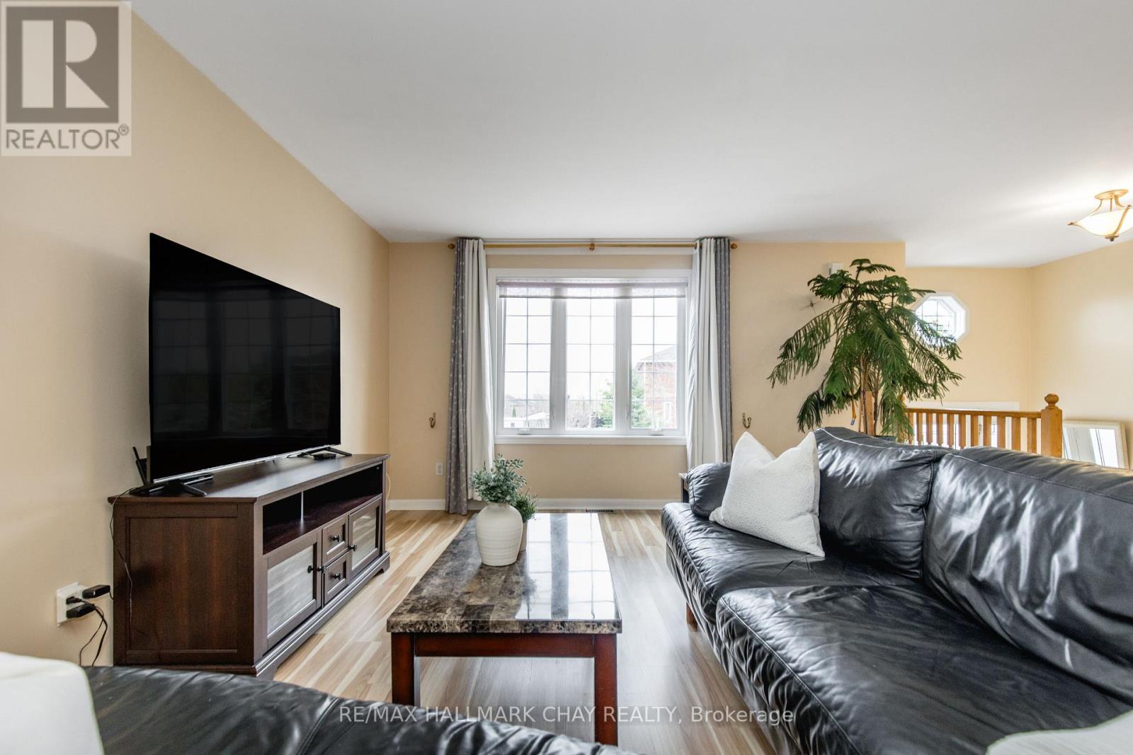 12 Aishford Road, Bradford West Gwillimbury (Bradford), Ontario  L3Z 3E3 - Photo 6 - N13073890
