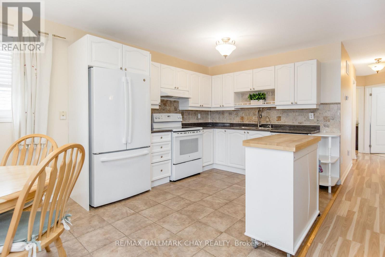 12 Aishford Road, Bradford West Gwillimbury (Bradford), Ontario  L3Z 3E3 - Photo 7 - N13073890