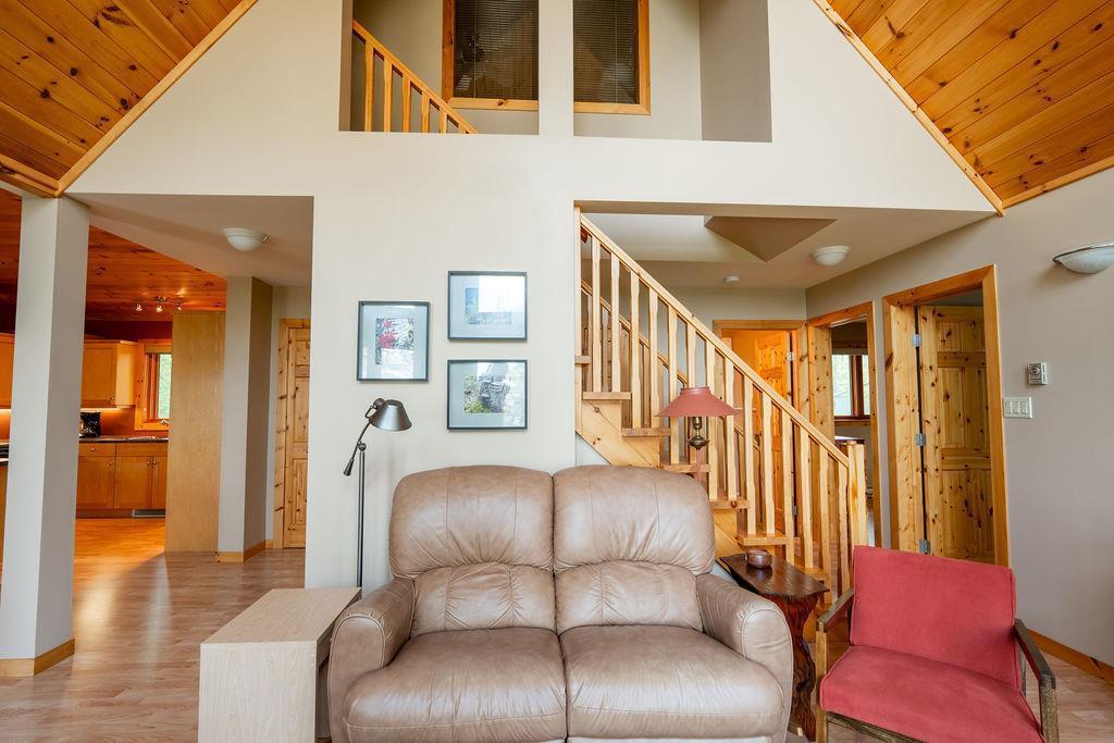 227 Wasagaming Drive, Clear Lake, Manitoba  R0J 1N0 - Photo 4 - 202609038