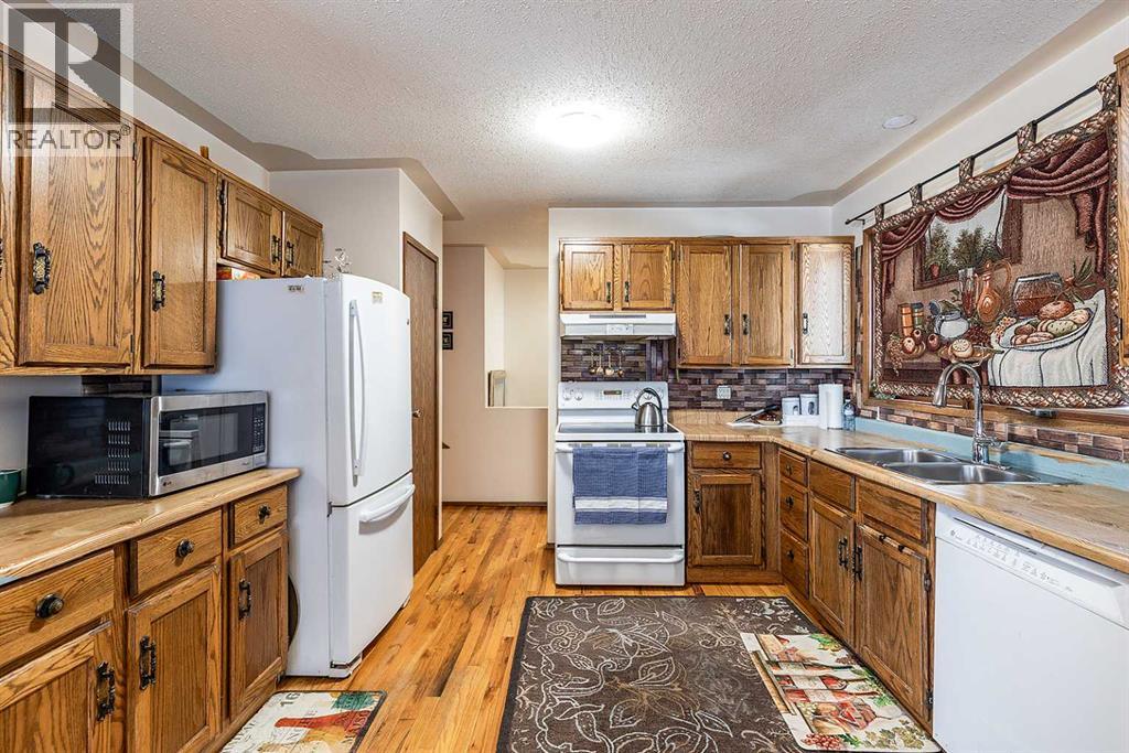 88 Clelland Crescent SE, Medicine Hat, Alberta  T1B 1M9 - Photo 11 - A2293365