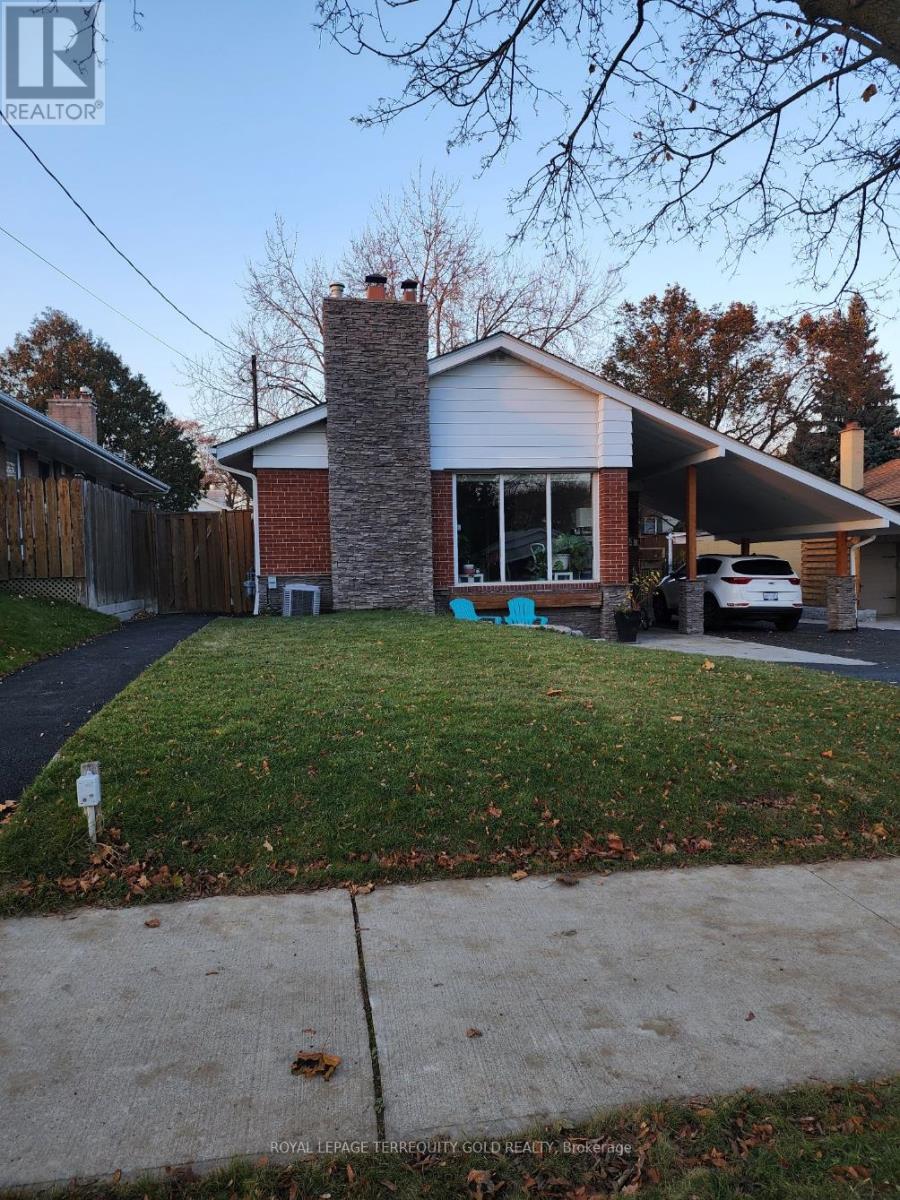 LOWER - 14 HEDGES BOULEVARD, Toronto, Ontario