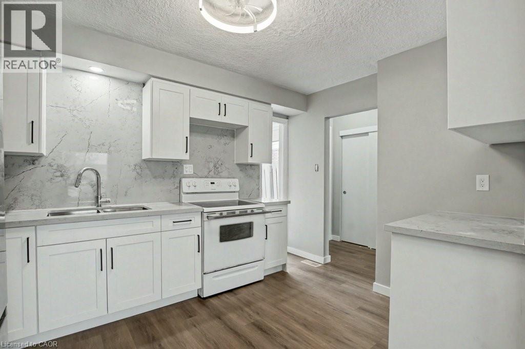 104 Ralgreen Crescent, Kitchener, Ontario  N2M 1T9 - Photo 4 - 40826410