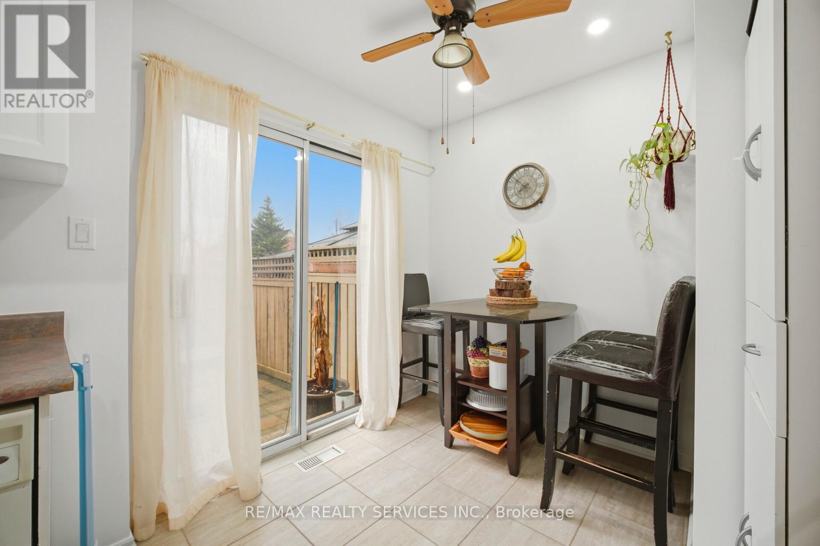 79 Pressed Brick Drive, Brampton, Ontario  L6V 4K5 - Photo 11 - W13047000