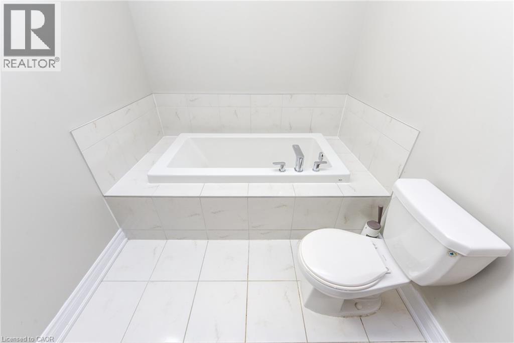1270 Mcphedran Point, Milton, Ontario  L9E 1J5 - Photo 35 - 40826418