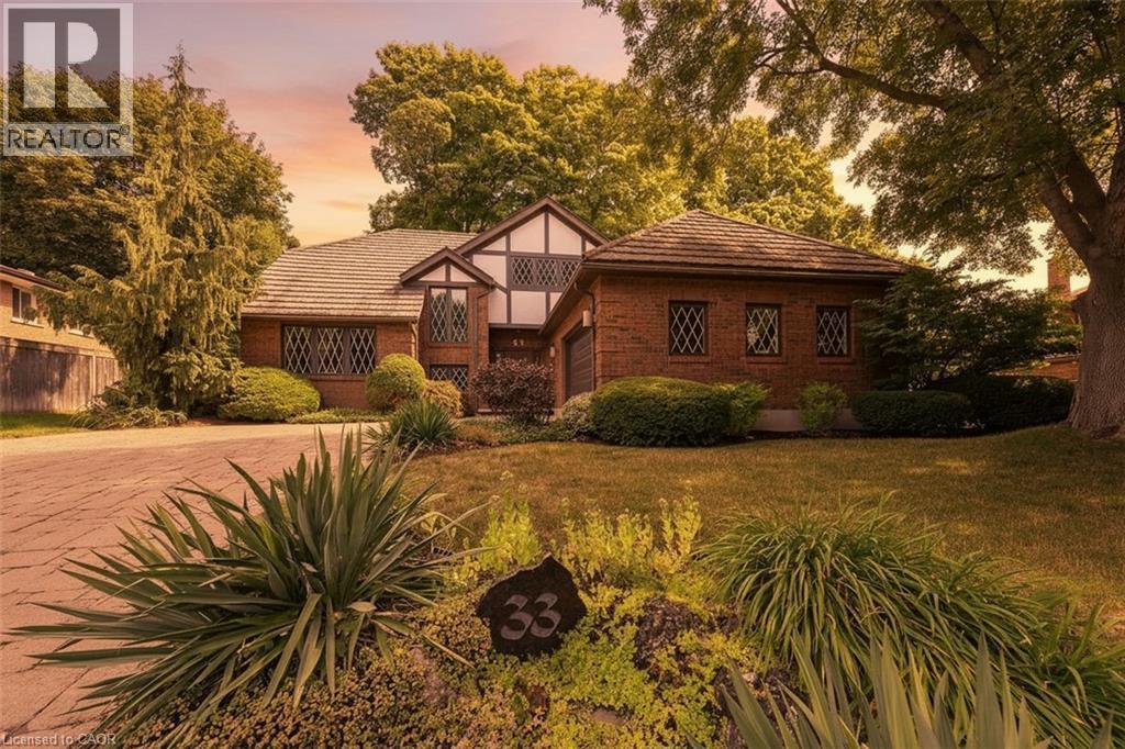 33 WALNUT Drive, Guelph, Ontario