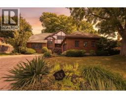 33 WALNUT Drive, Guelph, Ontario