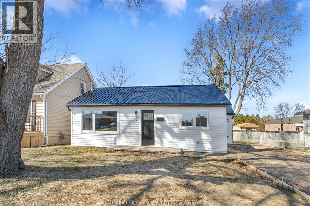 7 OXLEY DRIVE, Chatham, Ontario