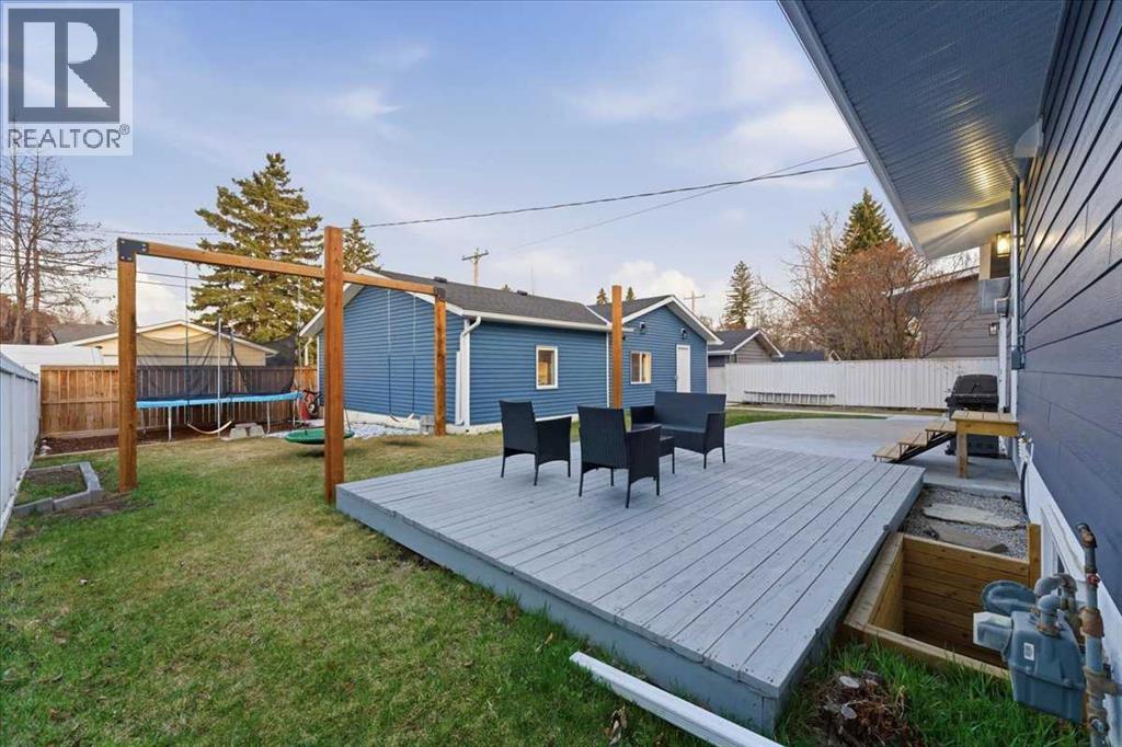 10812 Maplecrest Road SE, Calgary, Alberta  T2J 1X9 - Photo 35 - A2305821