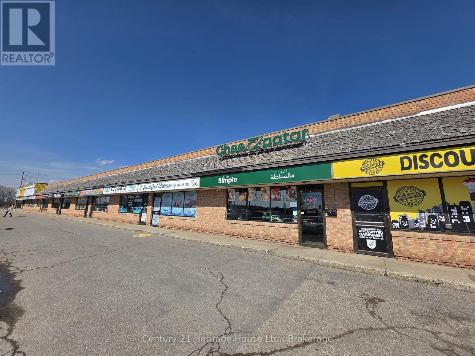 8 - 809 Victoria Street N, Kitchener, Ontario  N2B 3C3 - Photo 3 - X12977454