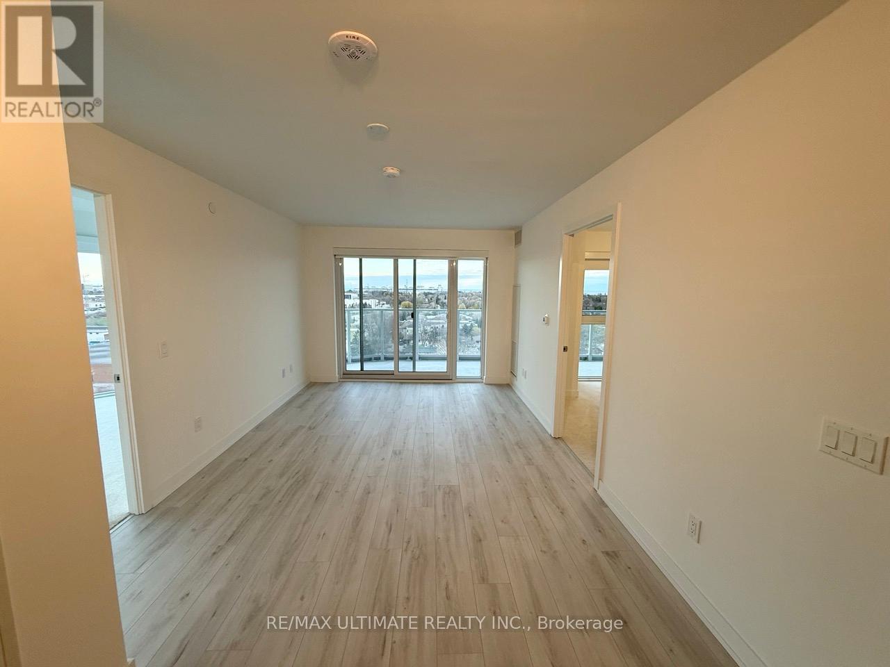 1005 - 1010 Sandy Beach Road, Pickering, Ontario  L1W 0C7 - Photo 3 - E13073728