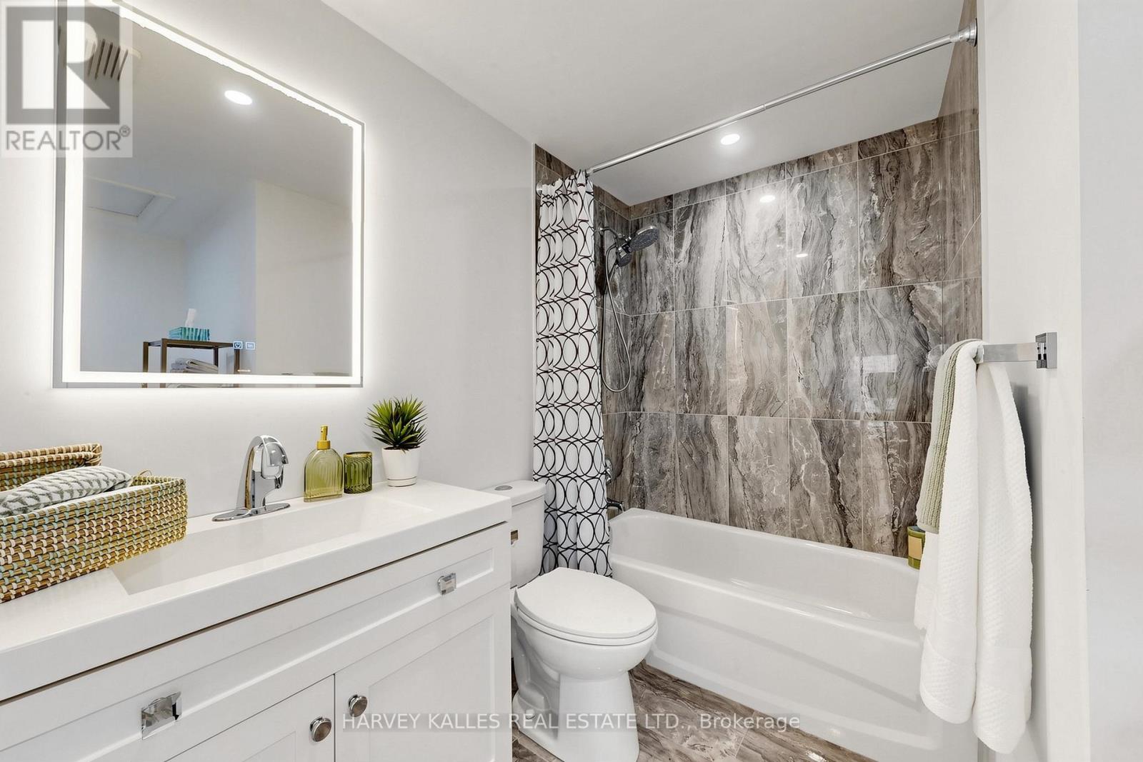 197 Lisa Crescent, Vaughan, Ontario  L4J 2N2 - Photo 28 - N13070936
