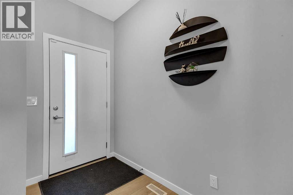 672 Walgrove Boulevard SE, Calgary, Alberta  T2X 4T1 - Photo 2 - A2307255