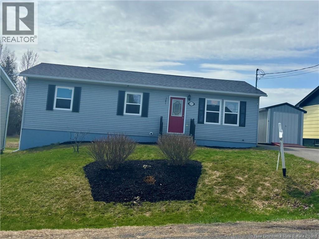 217 Neilson Street, Woodstock, New Brunswick  E7M 2H8 - Photo 1 - NB133655