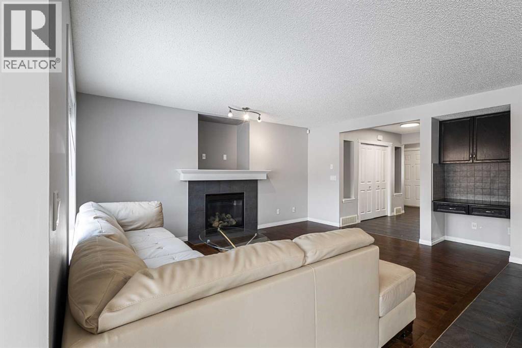 72 Pantego Close NW, Calgary, Alberta  T3K 0K1 - Photo 6 - A2307103