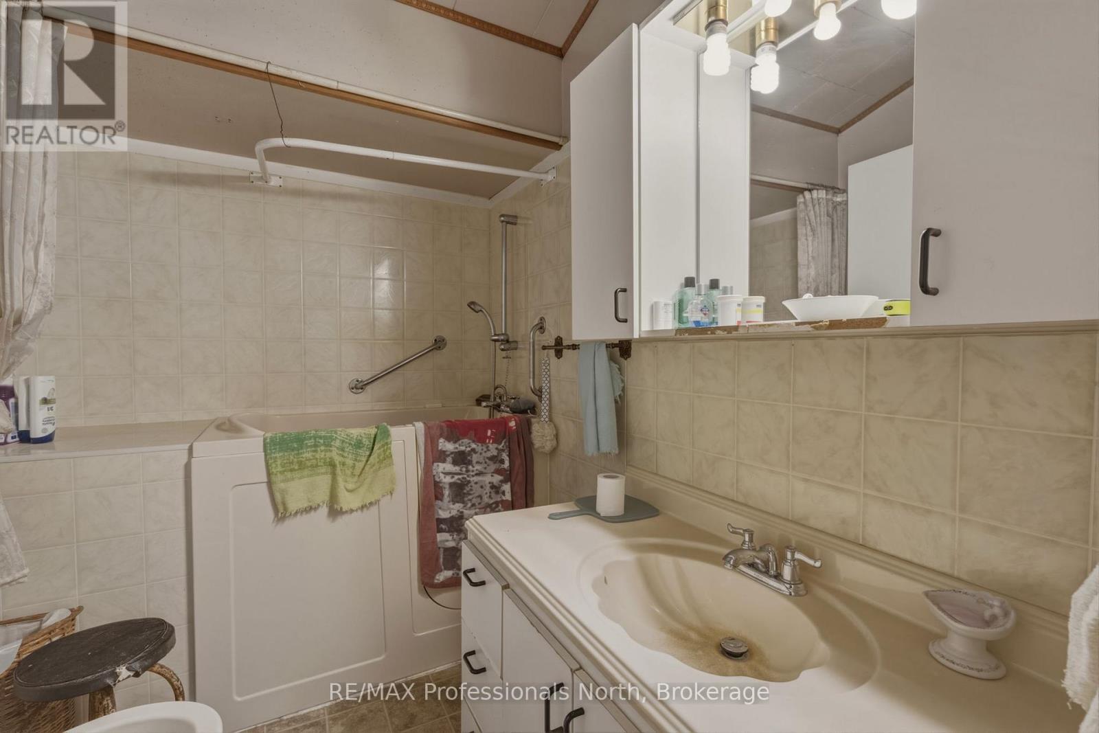 1056 Kirk Line W, Bracebridge, Ontario  P1L 1W9 - Photo 20 - X13073948