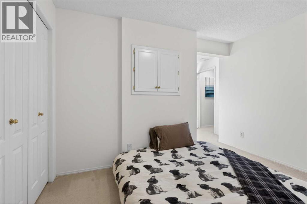 320 Sierra Morena Green SW, Calgary, Alberta  T3H 3H8 - Photo 11 - A2307296