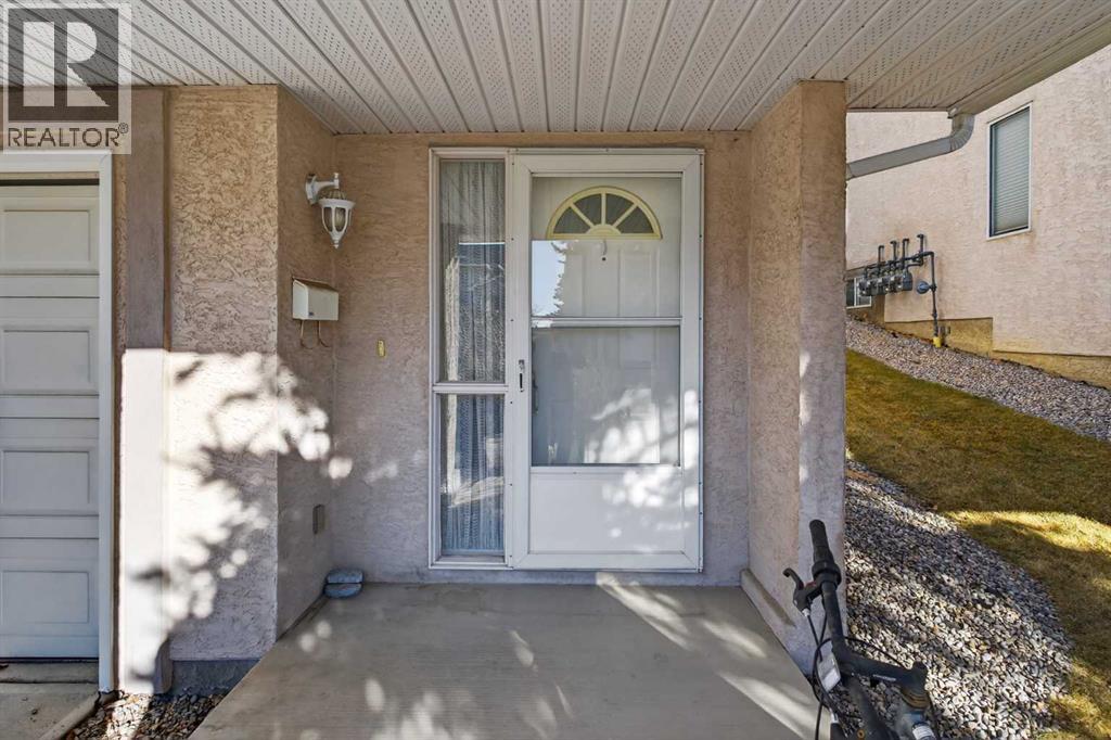 320 Sierra Morena Green SW, Calgary, Alberta  T3H 3H8 - Photo 3 - A2307296