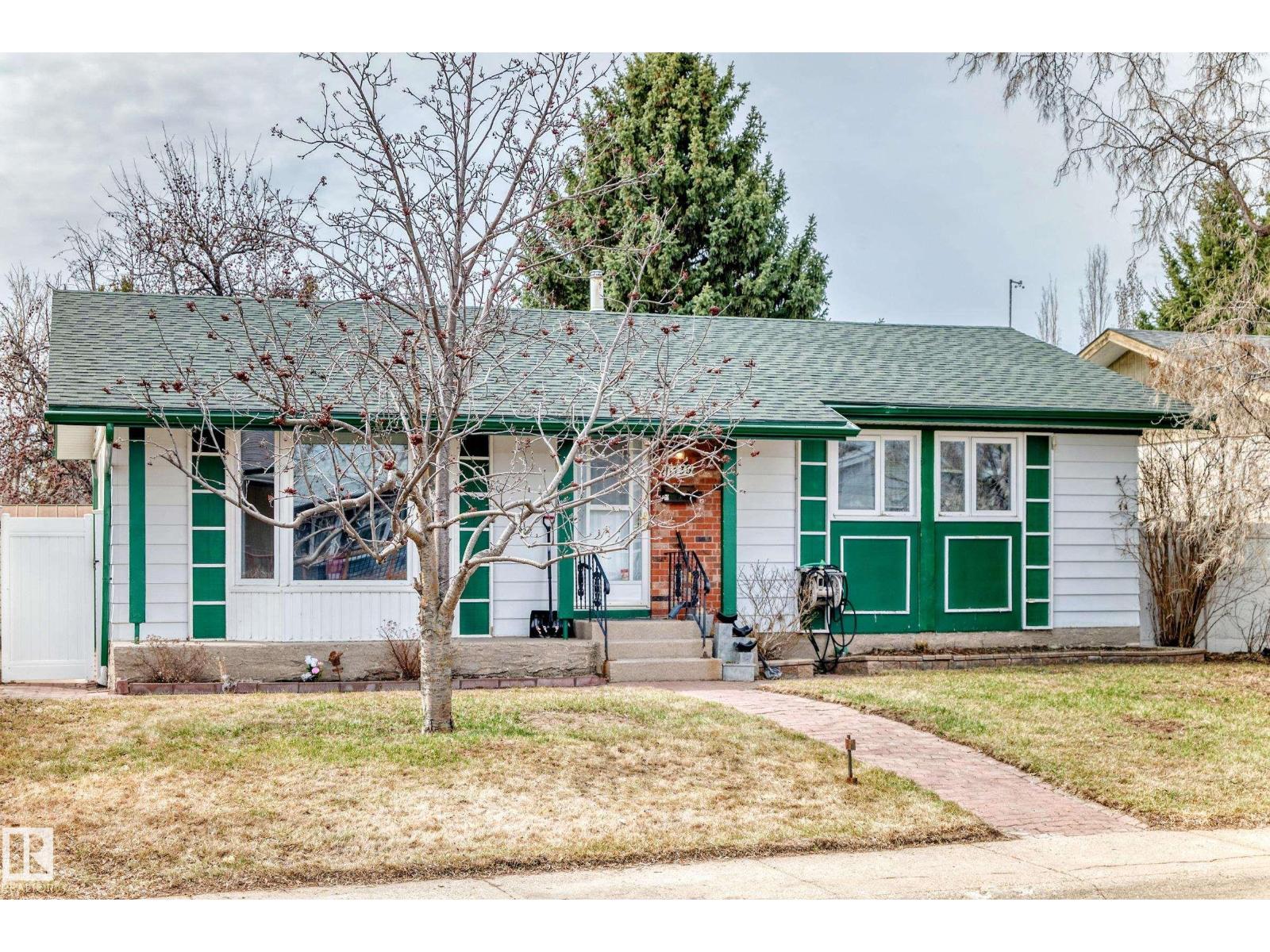 11739 152A AV NW, edmonton, Alberta