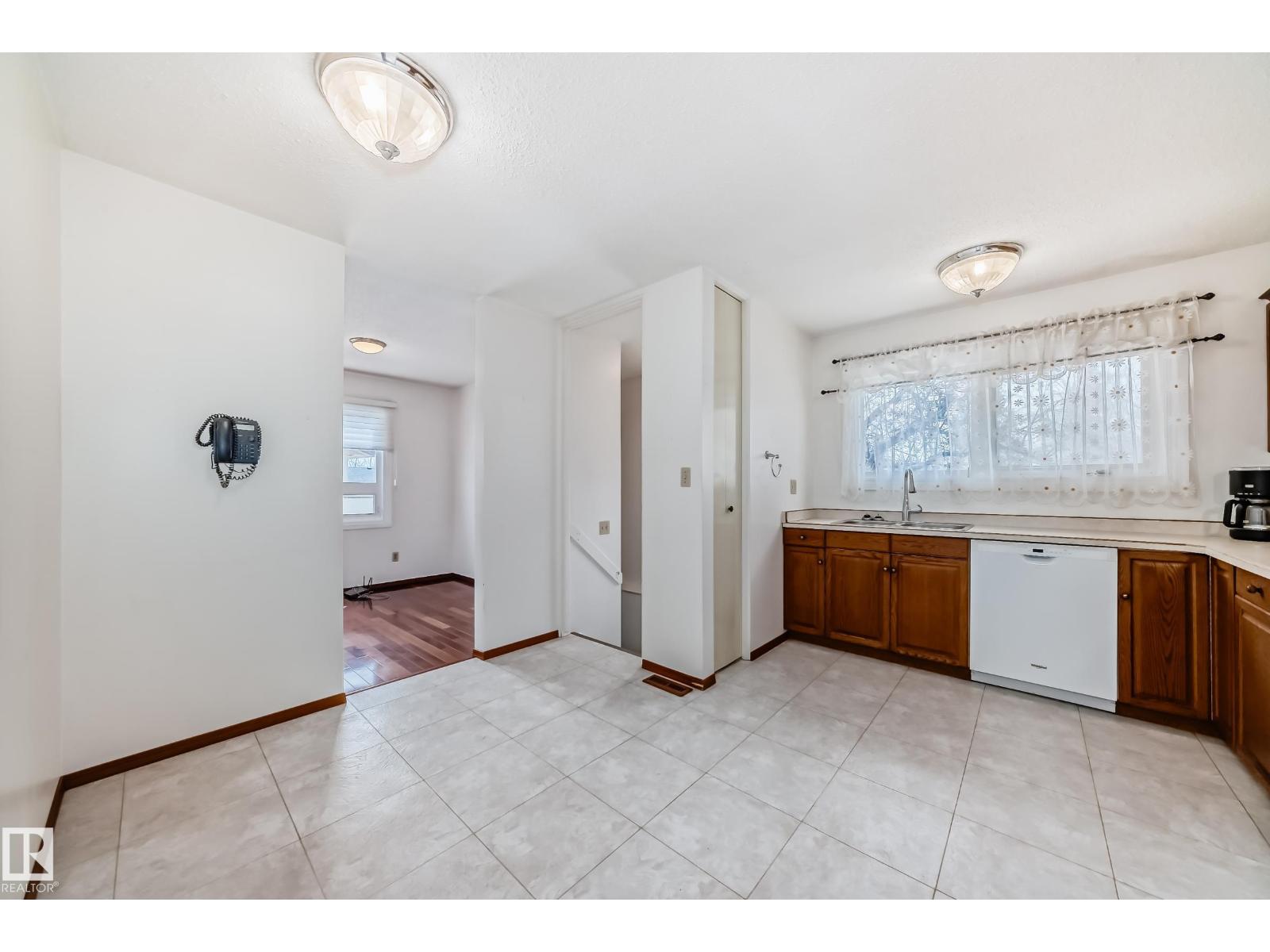 11739 152a Av Nw, Edmonton, Alberta  T5X 1E5 - Photo 12 - E4485422