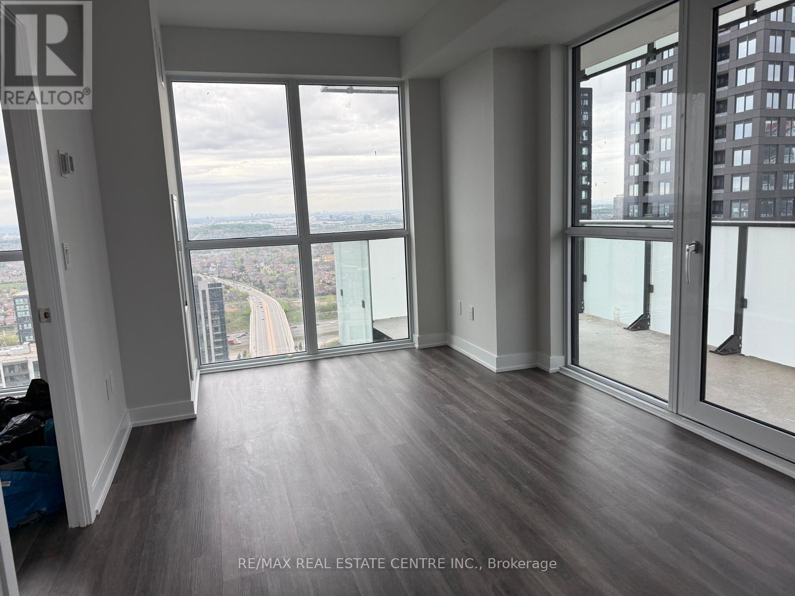 3311 - 430 Square One Drive, Mississauga, Ontario  L5B 0L6 - Photo 4 - W13073958