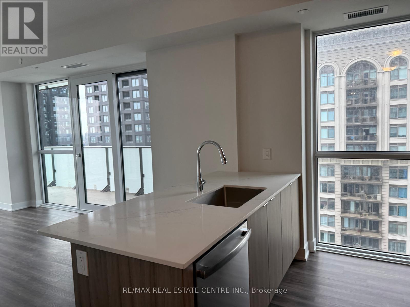 3311 - 430 Square One Drive, Mississauga, Ontario  L5B 0L6 - Photo 5 - W13073958