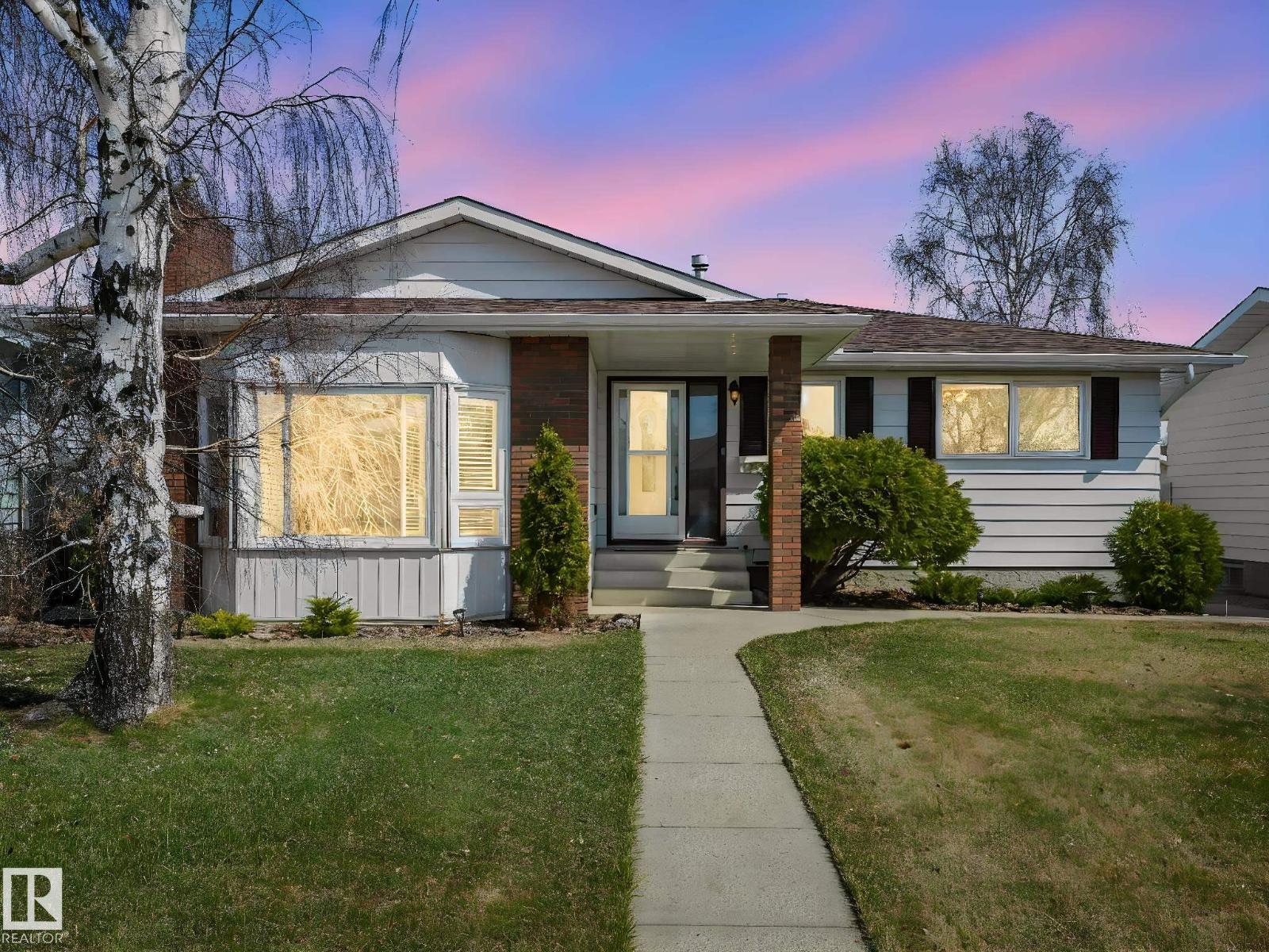 1027 77 ST NW, edmonton, Alberta