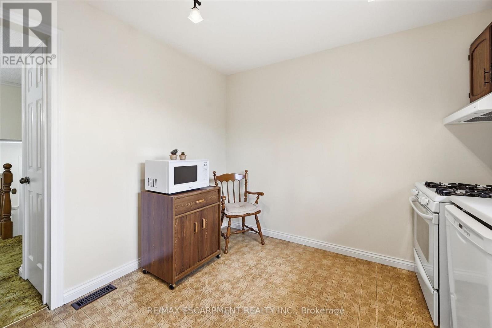 8 Sullivan's Lane, Hamilton, Ontario  L9H 5N7 - Photo 15 - X13073944