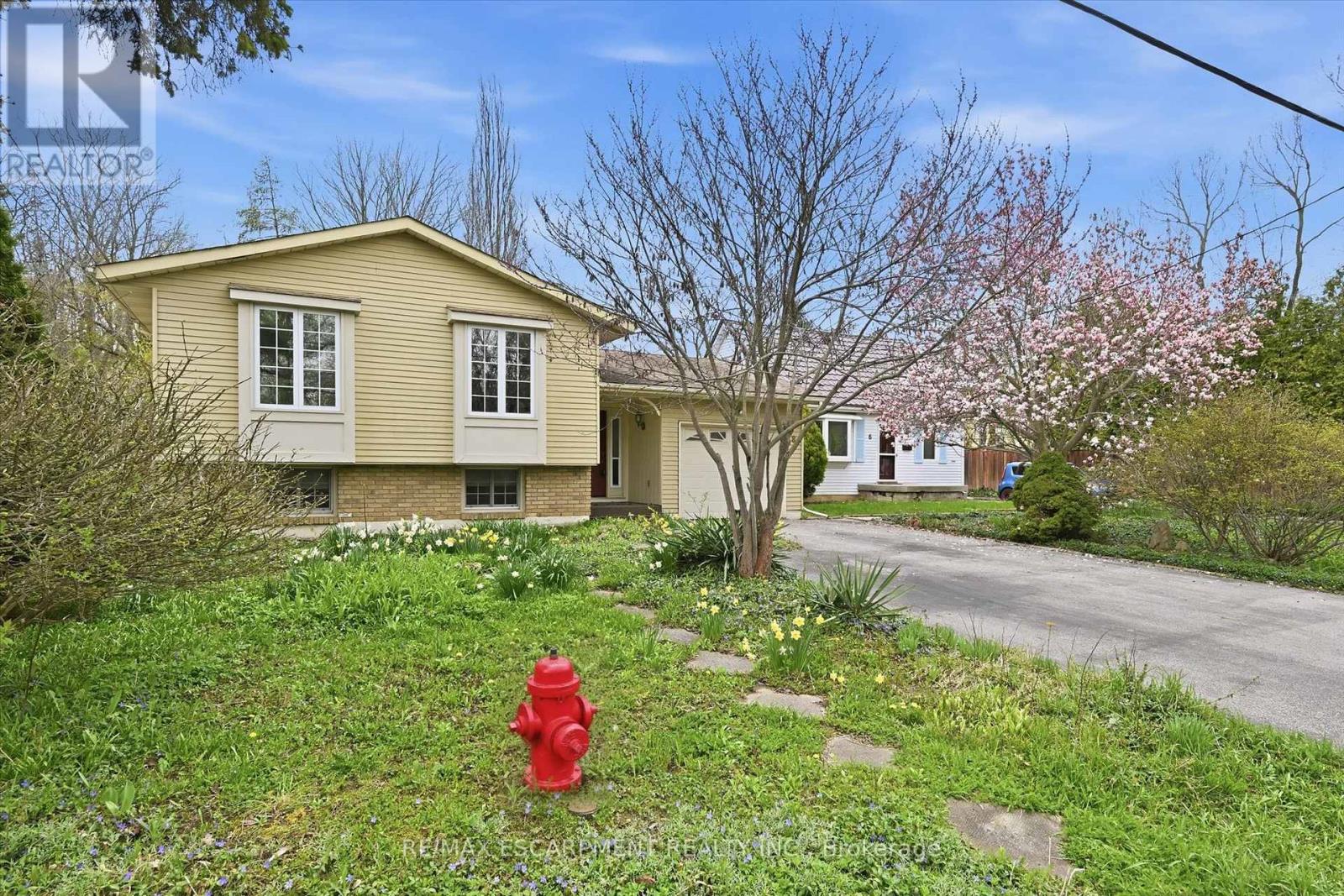 8 Sullivan's Lane, Hamilton, Ontario  L9H 5N7 - Photo 3 - X13073944