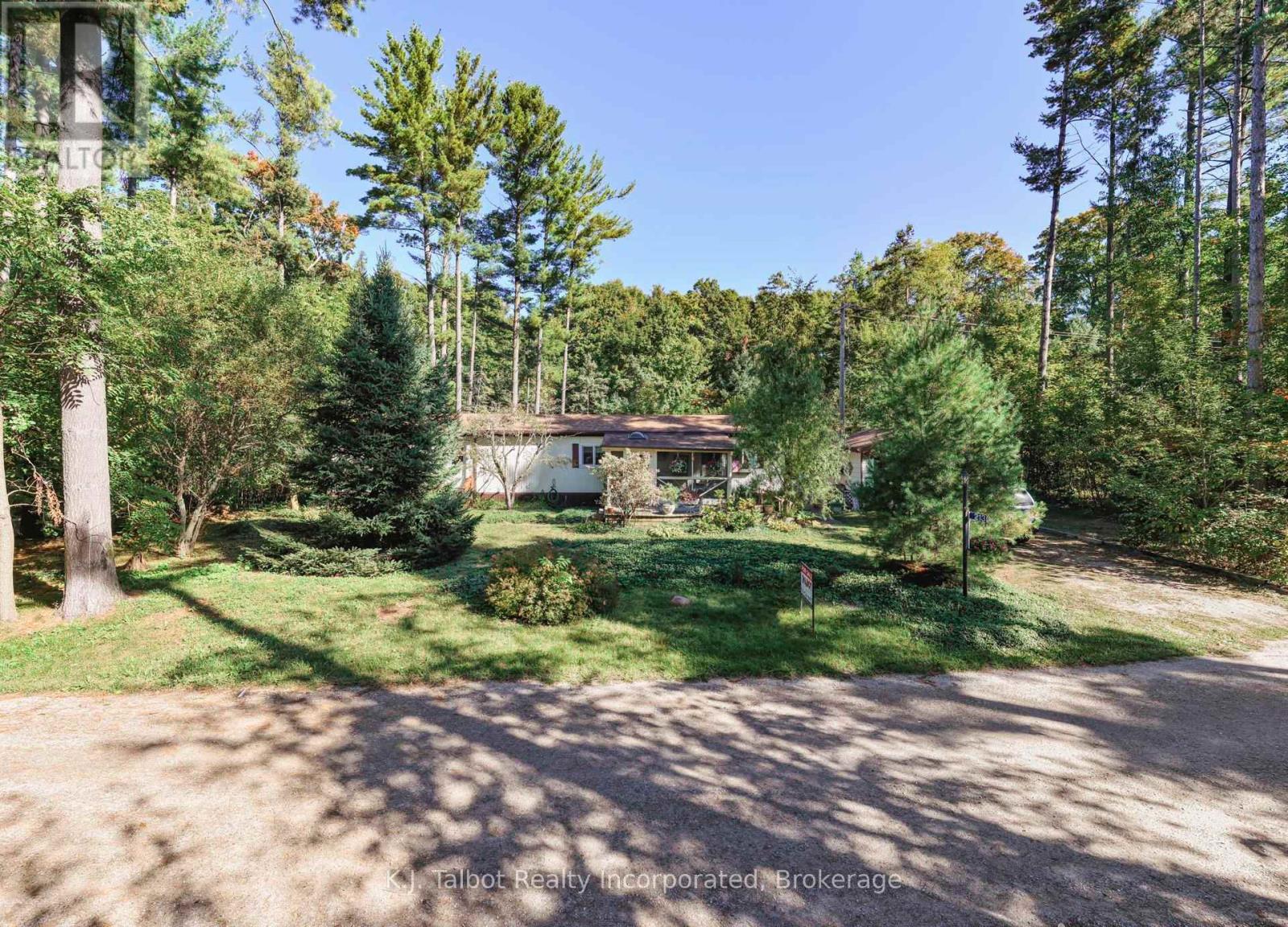 213 Chestnut Drive Drive S, Central Huron, Ontario  N0M 1G0 - Photo 37 - X12397405