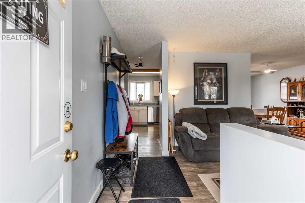 2405 16 Avenue SE, Medicine Hat, Alberta  T1A 3T5 - Photo 2 - A2303323