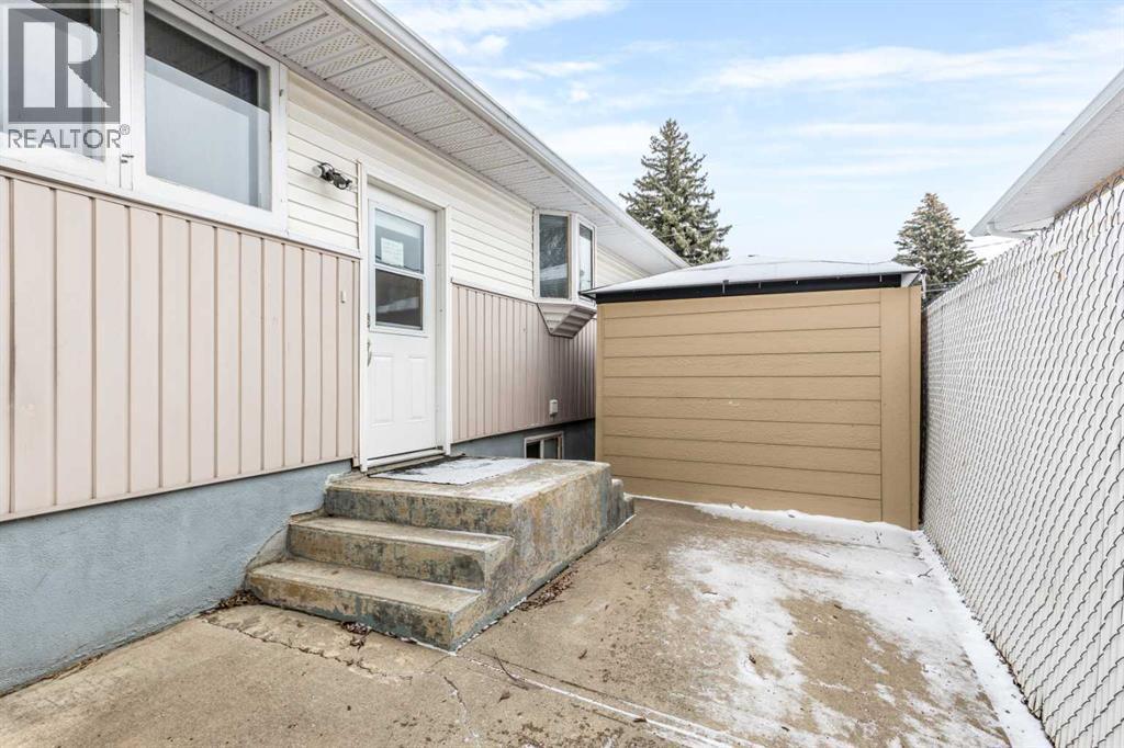 2405 16 Avenue SE, Medicine Hat, Alberta  T1A 3T5 - Photo 32 - A2303323