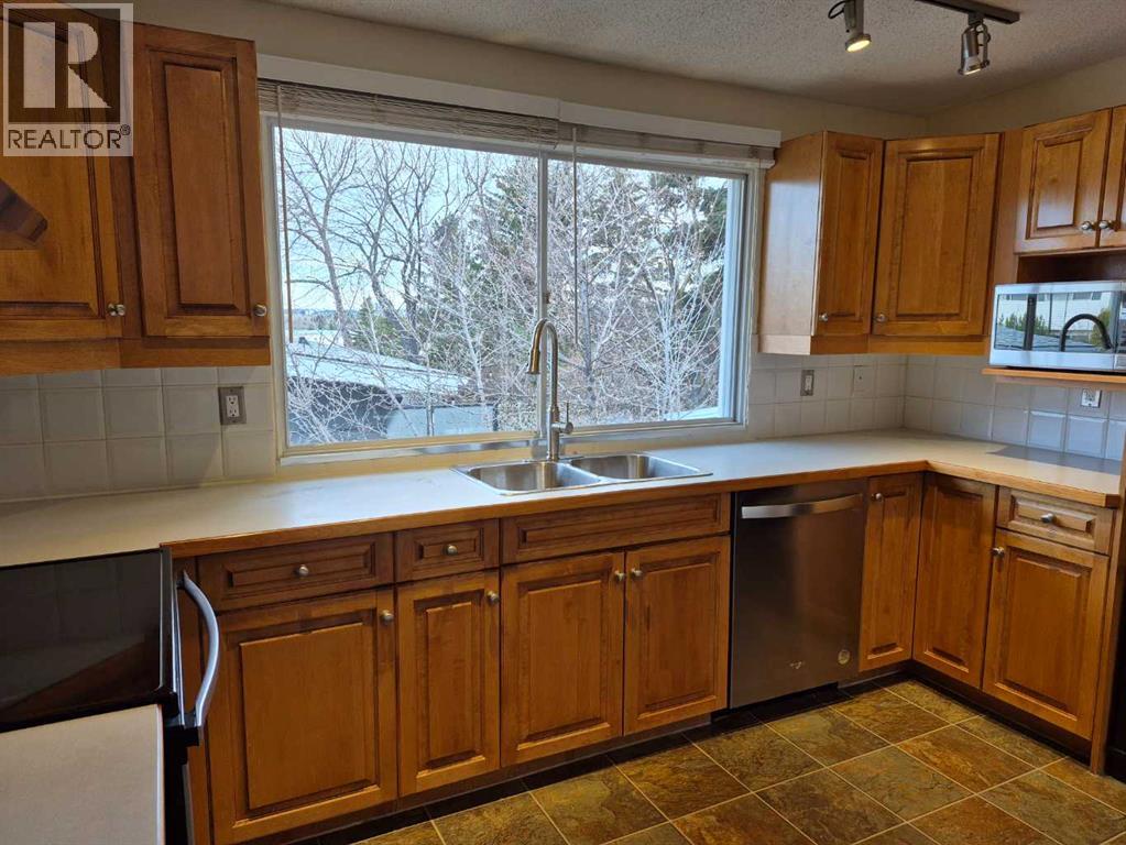 3415 Benton Drive NW, Calgary, Alberta  T2L 1W7 - Photo 13 - A2305111