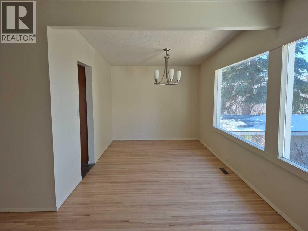 3415 Benton Drive NW, Calgary, Alberta  T2L 1W7 - Photo 8 - A2305111