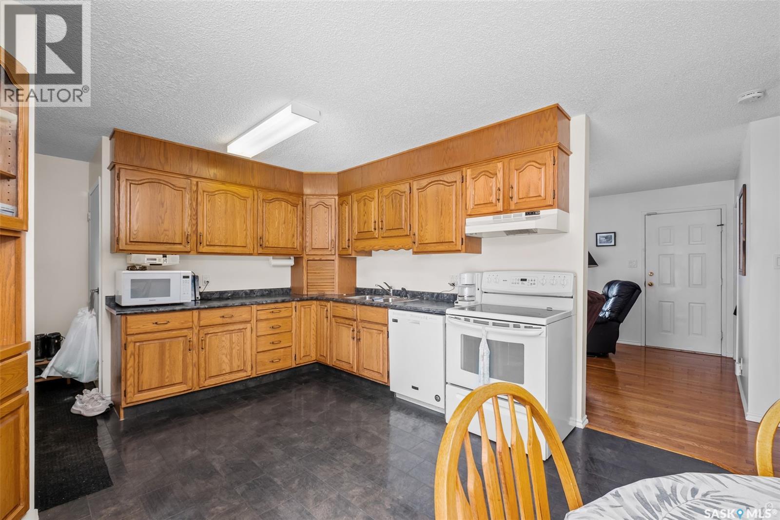 503 Bennett Drive, Prince Albert, Saskatchewan  S6V 6H5 - Photo 10 - SK034597