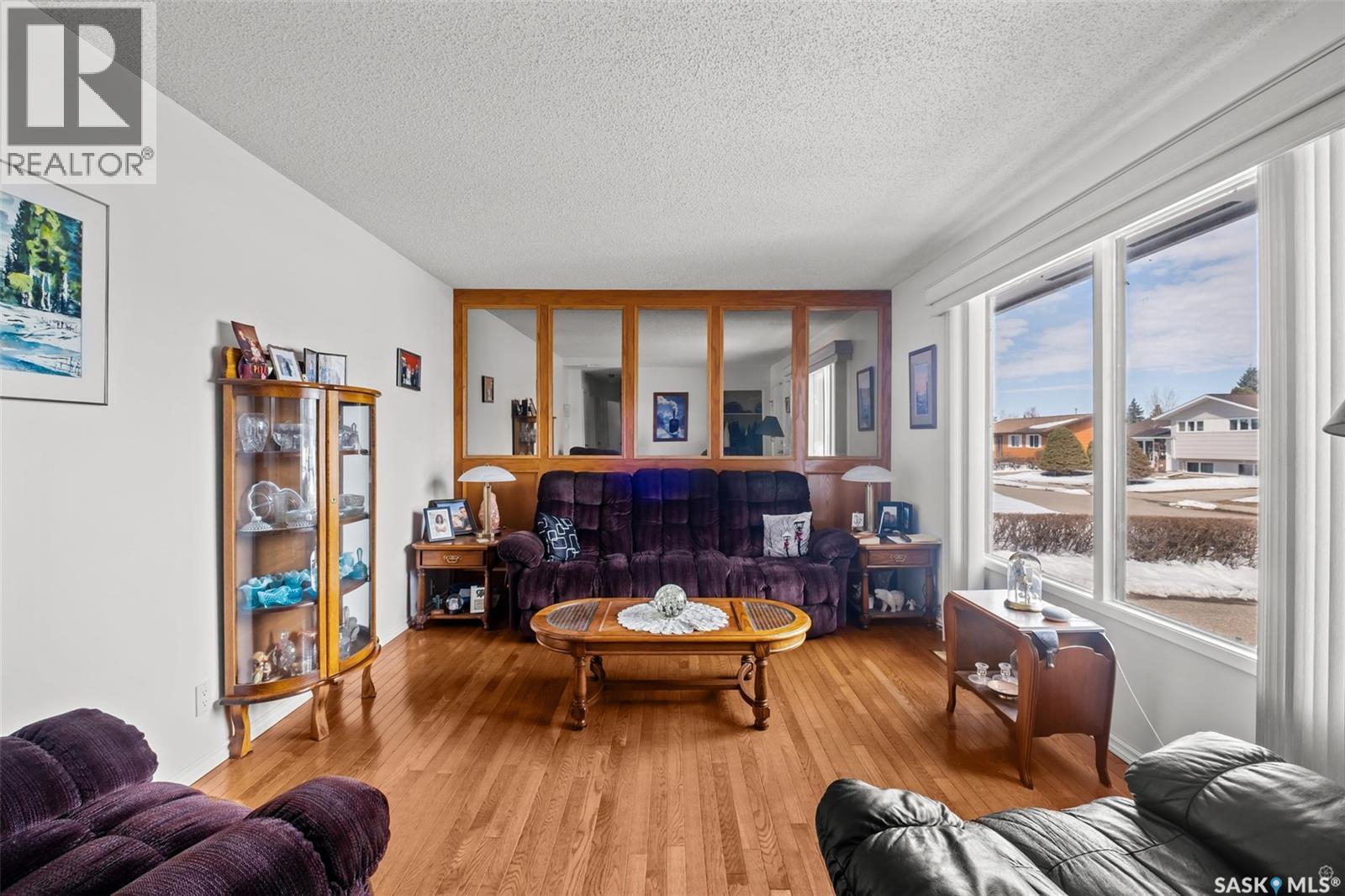 503 Bennett Drive, Prince Albert, Saskatchewan  S6V 6H5 - Photo 2 - SK034597