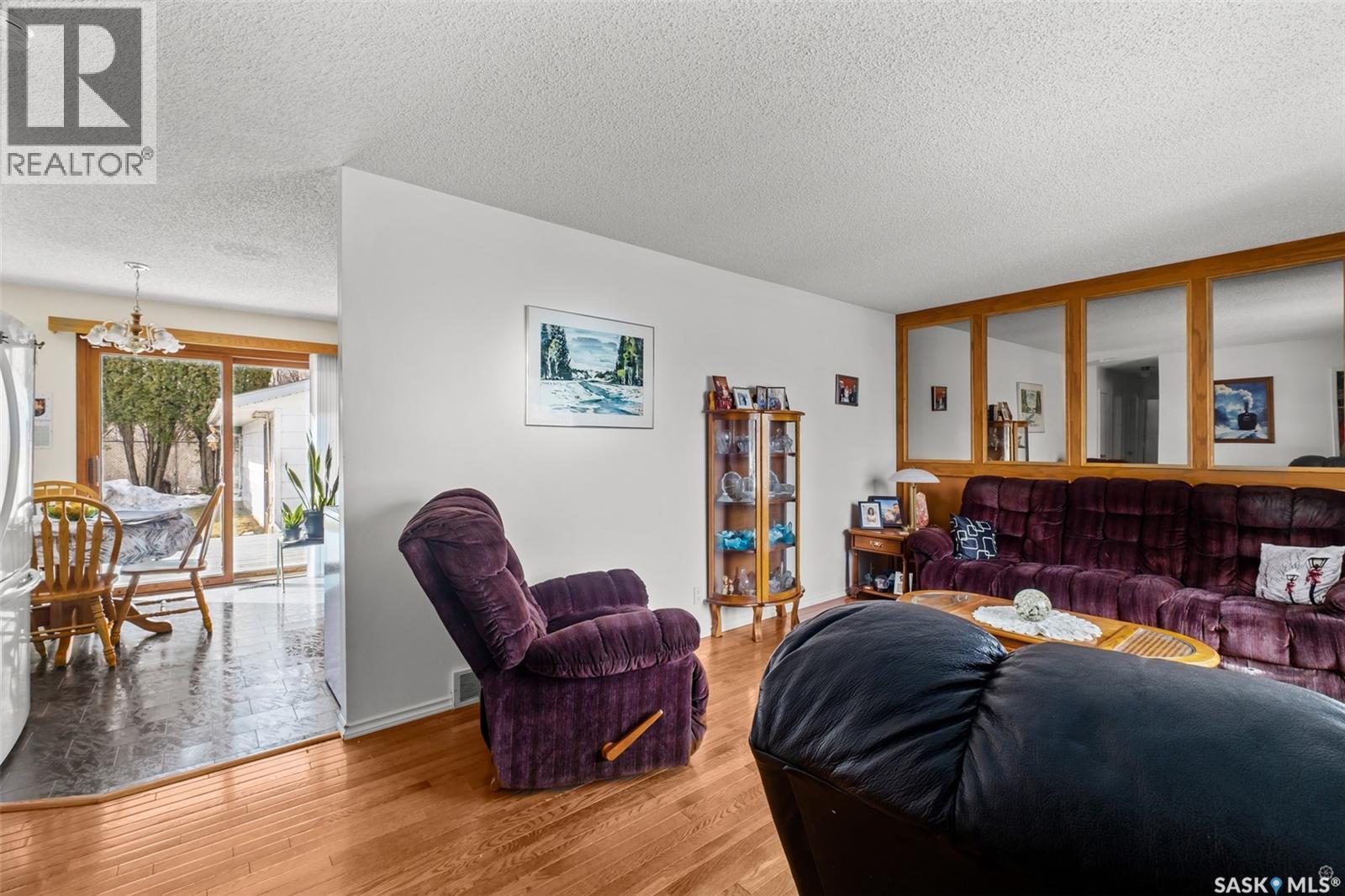 503 Bennett Drive, Prince Albert, Saskatchewan  S6V 6H5 - Photo 6 - SK034597