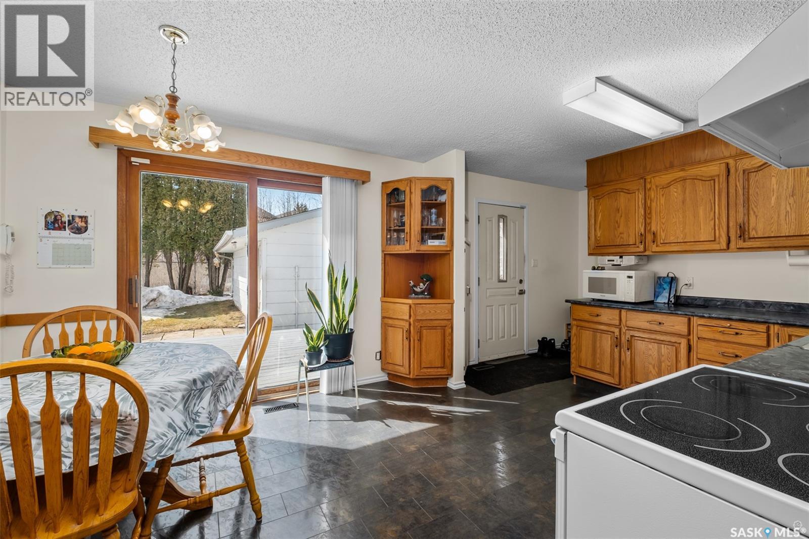 503 Bennett Drive, Prince Albert, Saskatchewan  S6V 6H5 - Photo 7 - SK034597
