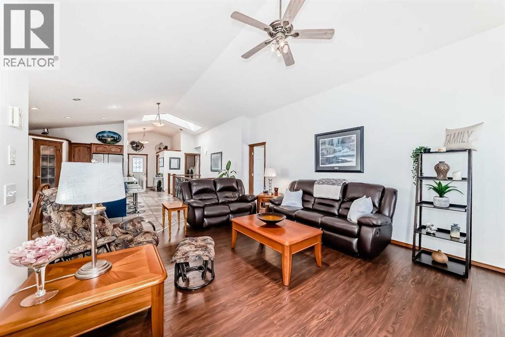 112 West Creek Glen, Chestermere, Alberta  T1X 1P9 - Photo 8 - A2305395