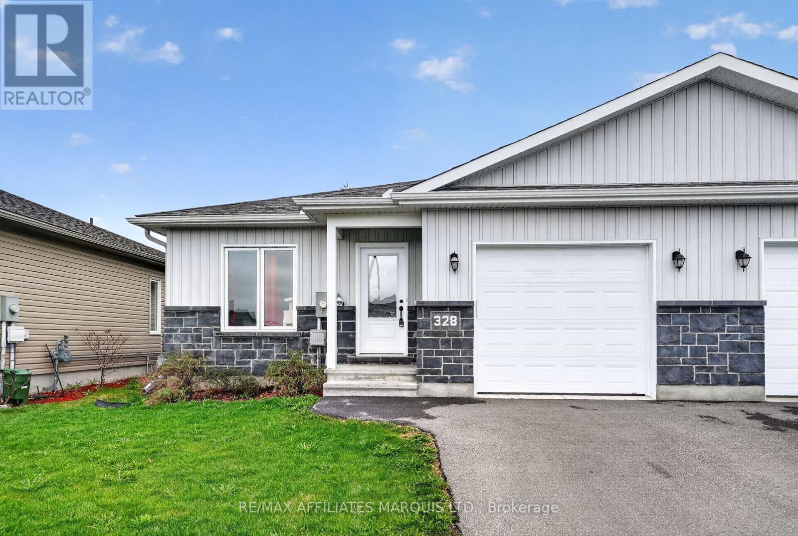 328 BELFORT CRESCENT, Cornwall, Ontario