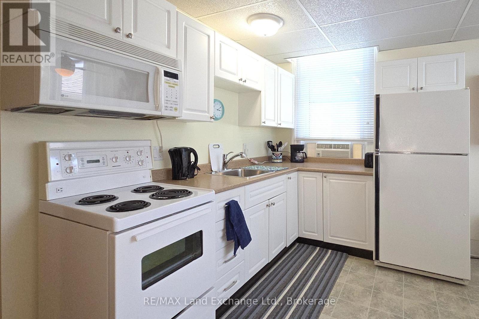 473 Market Street, Saugeen Shores, Ontario  N0H 2C2 - Photo 9 - X13074006