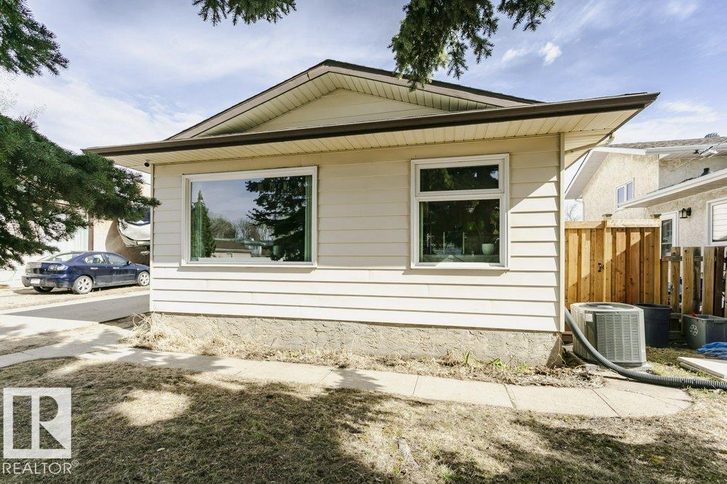 9412 176 Av Nw, Edmonton, Alberta  T5Z 2C1 - Photo 3 - E4485427