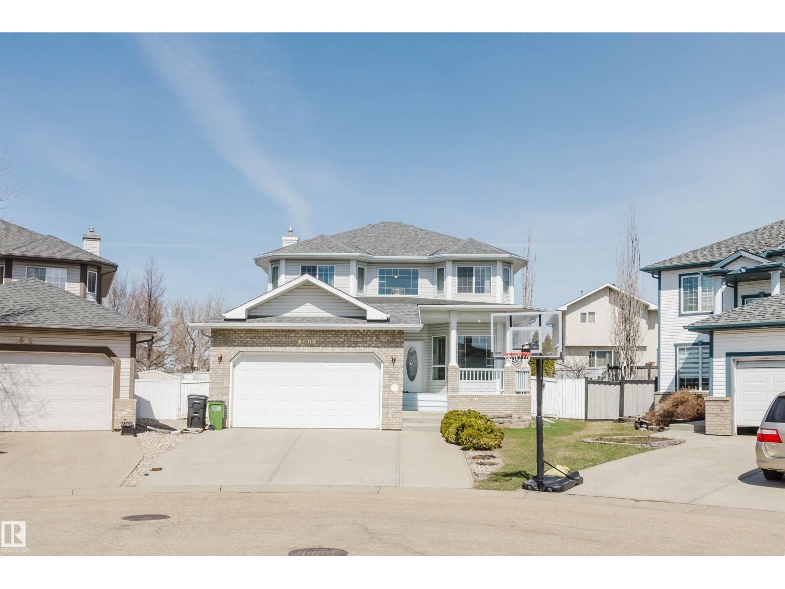 8608 160A AV NW, edmonton, Alberta